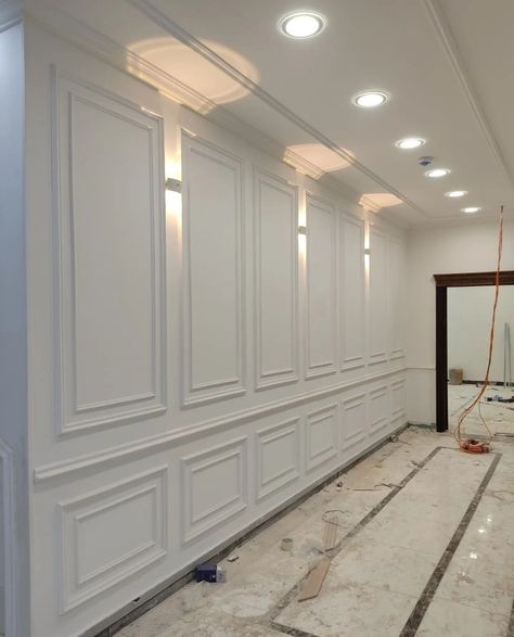 Wall Molding Design, Corridor Design, Wall Paneling Diy, Ceiling Design Living Room, Luxury House Interior Design, Bedroom False Ceiling Design, Living Room Design Decor, Interior Wall Design, Wall Decor Design