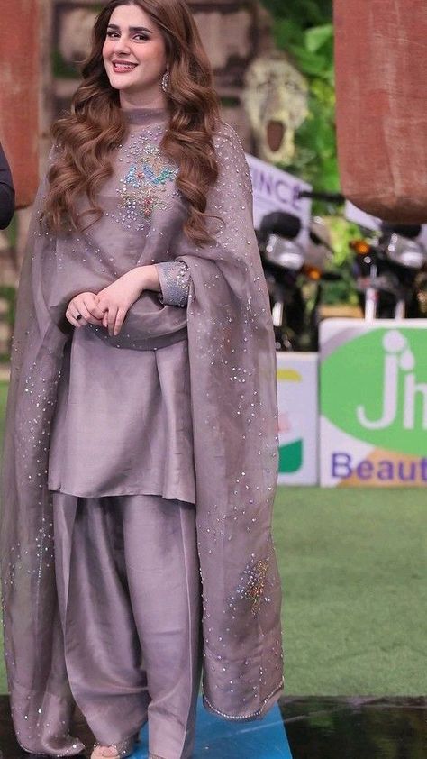 Khadar Suit Design Women, Raw Silk Dresses Pakistani, Khadar Dress Designs Pakistani, Raw Silk Dress Designs, Black Frocks, Lilac Dresses, Kubra Khan, Raw Silk Dress, Pakistani Women Dresses