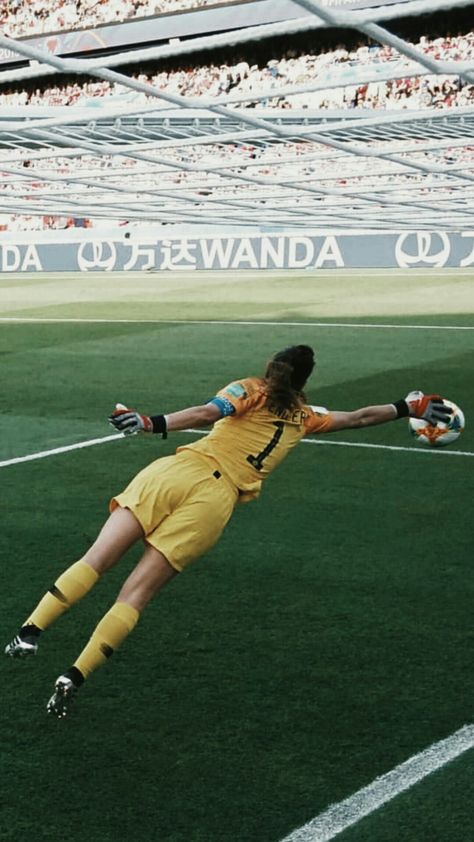 Soccer Asthetic Goalie, Football Goalkeeper Aesthetic, Soccer Goal Keeper Aesthetic, Goalie Soccer Aesthetic, Soccer Goalie Aesthetic, Womens Soccer Aesthetic, Women Goalkeeper, Goalkeeper Aesthetic, Soccer Keeper