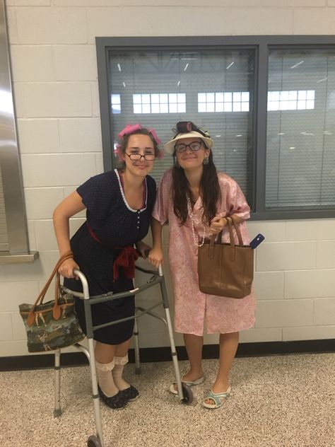 Senior citizen day Diy Senior Citizen Costume, Senior Citizens Day Spirit Week, Senior Citizen Day Spirit Week, Elderly Costume, Senior Citizen Costume, Hoco Week Ideas, Spirit Week Halloween, Senior Spirit Week, Senior Citizen Day