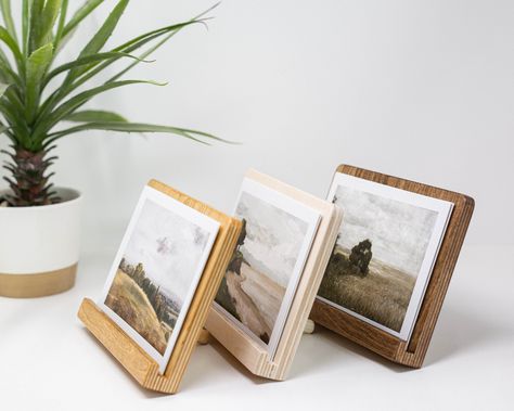 Handcrafted 5"x 7" Wooden Desktop Easel, Picture frame, Removeable Stand.  Also available in portrait and landscape orientation Our Handmade Standalone Photo Easel is designed to showcase memorable photos or art prints without distracting from what is inside the frame. Fits multiple prints to easily create a rotating display by adding photographs, a calendar, art prints or your favorite quotes. Also perfect for wedding signage! DETAILS Easily accommodates 1 - 20 prints 5.5" Wide x 7.5" Tall x 1" Wooden Picture Holder, Calendar Stand, Diy Photo Stand, Wooden Picture Frame, Wooden Frame, Diy Room Decor For Girls, Wooden Calendar, Handmade Photo Frames, 8x10 Picture Frames