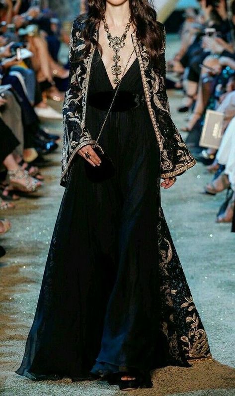 Imperial Aesthetic, Looks Hippie, Elie Saab Fall, Elie Saab Couture, Look Retro, فستان سهرة, Couture Week, Boutique Chic, Moda Vintage