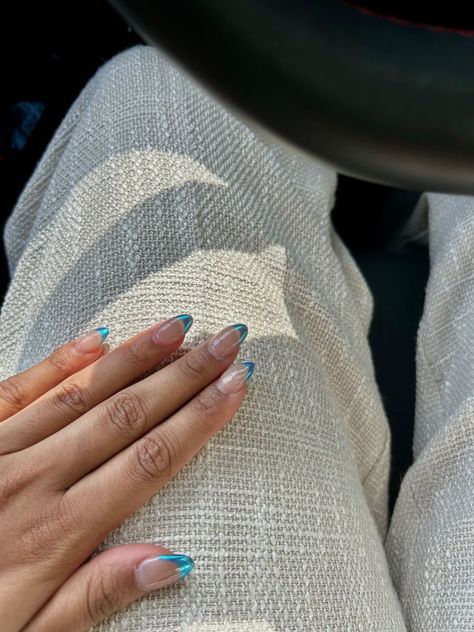 Blue Nails With Blue Tips, Blue Chrome Nails Tips, Blue Acrylic Nails 2023, Blue Tips With Chrome, Teal Chrome French Tip Nails, Minimalistic Summer Nails, Blue Chrome Tip Nails, Blue French Tip With Chrome, Mama Mia Inspired Nails