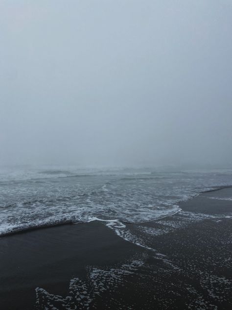 Moody Beach Pictures, Foggy Sea Aesthetic, Misty Beach Aesthetic, Foggy Ocean Aesthetic, Ocean Grunge Aesthetic, Foggy Beach Aesthetic, Dark Coastal Aesthetic, Spooky Ocean, Rainy Ocean