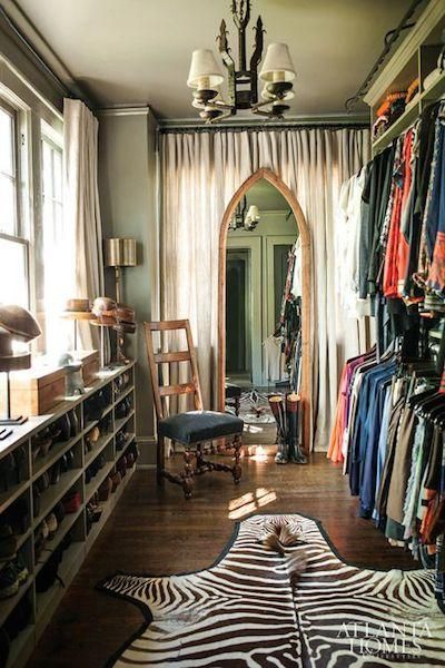 Vintage inspired closet with an eclectic spin-love! Dream Closet Room, Dream Dressing Room, Dream Closet Design, Vintage Closet, Closet Remodel, Closet Room, Closet Decor, Casa Vintage, Dream Closets