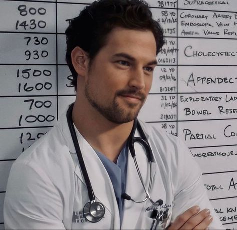 Andrew Deluca Aesthetic, Greys Anatomy Men, Andrew Deluca, Giacomo Gianniotti, Greys Anatomy Derek, Dean Winchester Shirtless, Grey's Anatomy Doctors, Justin Chambers, Greys Anatomy Characters