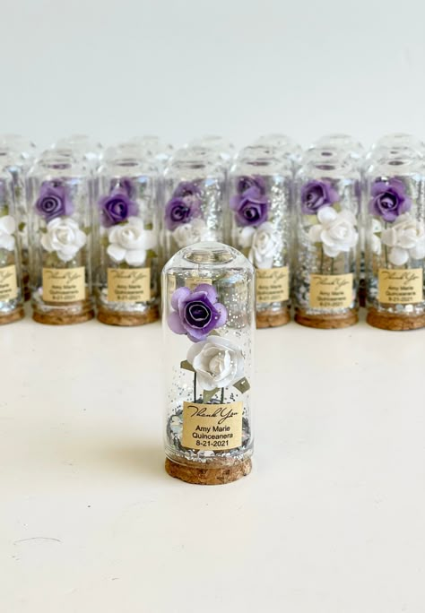 Party Favors For A Quinceanera, Party Favors For Quince, Suviners Ideas Debut, Prom Souvenirs Ideas, Souvenirs For Debut, Quince Party Favors Ideas, Prom Favors Ideas, Quinceañera Party Favors, Fairytale Party Favors