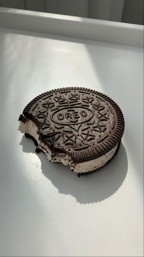 Oreo Wallpaper Aesthetic, Oreo Aesthetic, Oreo Wallpaper, Abstract Art Wallpaper, Instagram Feed Ideas, Snap Food, Food Snapchat, Food Obsession, Pretty Food