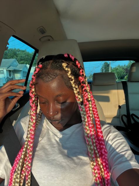 Pink Jumbo Braids, Jumbo Braids For Black Women, Pink Braids Black Women, Wayda Braids, Jayda Wayda Braids, Large Braids, Pink Braids, Braids For Black, Jayda Wayda