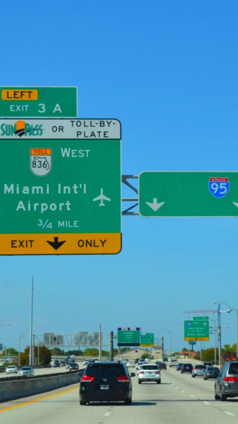 Miami Airport Pictures, Miami Airport Aesthetic, Florida Airport, Miami Florida Aesthetic, Miami Vibes, Miami Aesthetic, Miami Street, Los Angeles Wallpaper, Miami Airport