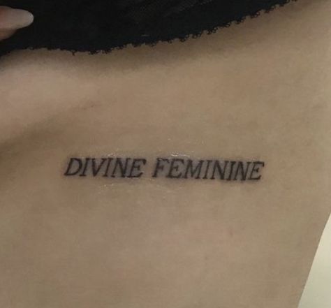 Divine Feminine Tattoo, Feminist Tattoo, Grunge Tattoo, Cute Tiny Tattoos, Going Shopping, Feminine Tattoo, 3d Tattoos, Classy Tattoos, Discreet Tattoos