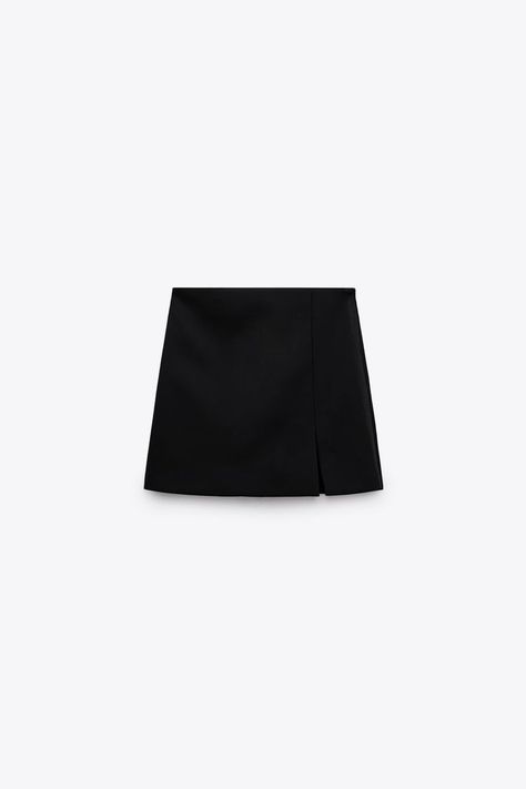 Long Skort, Zara Street Style, White Girl Outfits, Zara Skort, Bar Outfits, Png Clothes, Faux Suede Skirt, Black Skort, Flared Mini Skirt