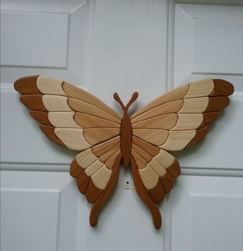 Intarsia Butterfly. It's hard for me to pick a favorite that Tom has done but this one is up thwre. Bois Intarsia, Wood Intarsia, Intarsia Wood Patterns, Wooden Butterfly, Door Design Photos, Wood Art Design, Wood Butterfly, Wood Projects For Kids, Intarsia Patterns