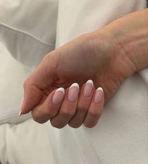 Sns French Tip Almond, Trendy French Manicure Almond, French Manicure Short Almond Nails, French Tip Sns Nails Almond, French Sns Nails Short, Almond French Manicure Nails, Almond Short Nails French, French Tip Nails Sns, French Manicure Almond Nails Short