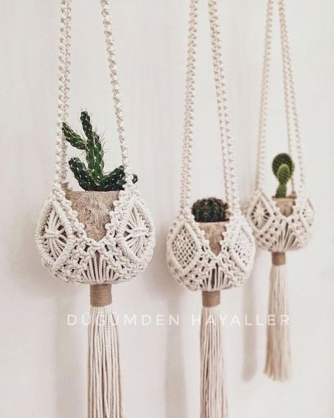 Diy Macrame Plant Hanger Pattern, Plant Hanger Macrame, Crochet Placemat Patterns, Macrame Plant Hanger Tutorial, Free Macrame Patterns, Macrame Plant Hanger Patterns, Macrame Owl, Macrame Knots Pattern, Diy Macrame Plant Hanger