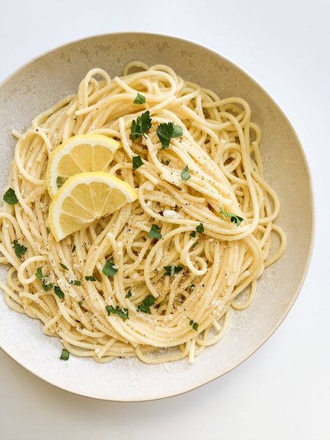 Simple Lemon Parmesan Pasta | Wellness by Kay Lemon Butter Parmesan Pasta, Lemon Pasta Aesthetic, Parmesan Pasta Recipes, Parmesean Pasta, Lemon Dinner Party, Healthy Food Pics, Oyster Roast Party, Fun Summer Recipes, Parmesan Pasta Sauce