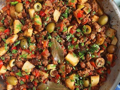 Cuban Picadillo Recipe, Cuban Picadillo, Beef Picadillo, Quick Ground Beef Recipes, Swedish Meatballs Easy, Picadillo Recipe, Slow Cooker Meatloaf, Gluten Free Cookbooks, Ground Beef Recipe