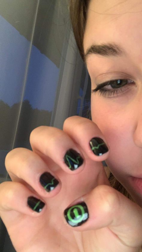 Emo Nail Aesthetic, Type O Negative Nail Art, Simple Black And Green Nails, Short Nail Designs Alt, Simple Goth Nail Ideas, Emo Nail Ideas Short, Vampire Nail Ideas, Green And Black Short Nails, Emo Nail Ideas Simple