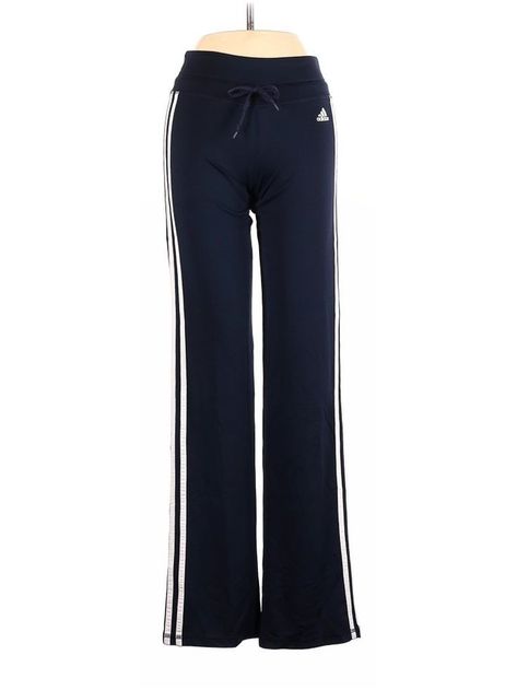 Blue Adidas Pants, 2000s Adidas, 2000s Clothes, Blue Activewear, Shoes Outfit Fashion, Y2k Outfits, Cute Everyday Outfits, Active Wear Outfits, Adidas Pants