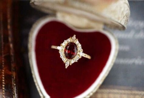 https://www.thebeautyreel.com Find many great new & used options and get the best deals for 2.50Ct Oval Cut Lab-Created Garnet Women Engagement Ring 14K Yellow Gold Finish at the best online prices at eBay! Free delivery for many products! Red Stone Engagement Rings, Ruby Engagement Ring Gold, Unique Solitaire Engagement Ring, Ruby Engagement Ring Vintage, Silver Stone Ring, Silver Ruby Ring, Ruby Wedding Rings, Gothic Engagement Ring, Heart Wedding Rings