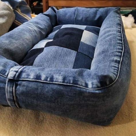 Denim Dog Bed, Återvinna Jeans, Kat Haken, Hairstyle Hoco, Diy Pet Bed, Diy Sy, Jeans Crafts, Denim Crafts Diy, Diy Dog Bed