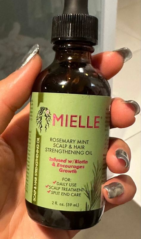 Oil Aesthetic, Mielle Rosemary Mint, Hair Strengthening Oil, Quick Hair Growth, Mielle Organics, Hair Repair Treatments, Rosemary Oil For Hair, Natural Hair Growth Tips, Mint Oil