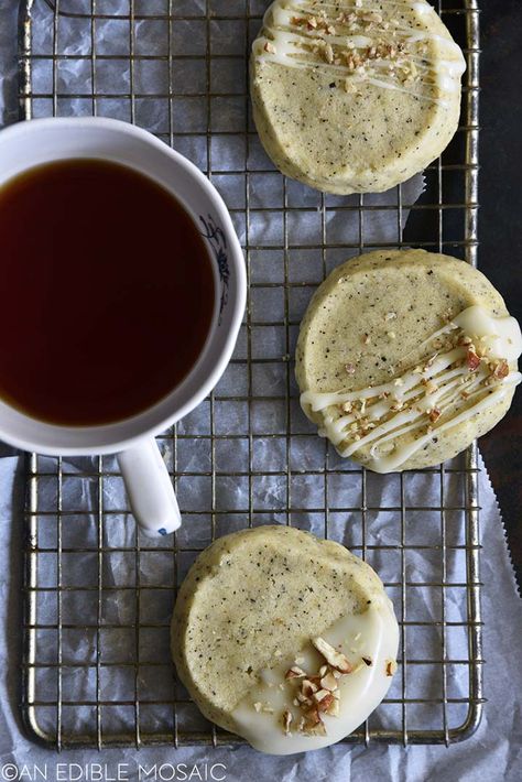 Chai Shortbread, Spiced Shortbread, Vanilla Shortbread Cookies, Biscuits Sweet, Vanilla Shortbread, Cookies Box, Whipped Shortbread Cookies, Fall Afternoon, Christmas Delights