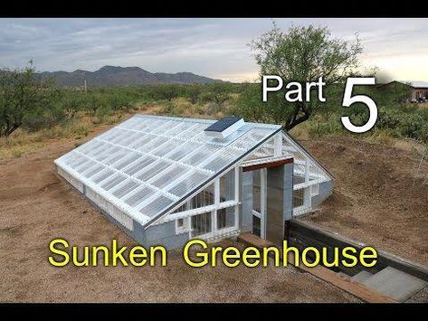 How To Build An Underground / Sunken Greenhouse For Year Round Growing… | Eco Snippets #”greenhouseideasbuildings” Sunken Greenhouse, Walipini Greenhouse, Underground Greenhouse, Diy Greenhouse Cheap, Green House Ideas, Aquaponics Greenhouse, Solar Greenhouse, Aquaponics Diy, Home Greenhouse