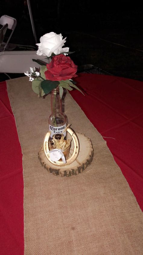 Vaquera Quinceanera Centerpieces, Quinceanera Cakes Western, Red Quince Centerpieces Charro, Vaquero Centerpiece Ideas, Charro Quinceanera Decorations Ideas, Cowboy Theme Quinceanera, Rancho Quinceanera Theme Red, Quince Vaquera Theme, Western Quinceanera Ideas Decorations