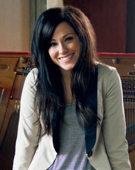 Hair....Kari jobe Kari Jobe Wedding, Kari Jobe Style, Angelic Voice, Christian Women's Ministry, Fun Hairstyles, Kari Jobe, Music Ministry, Worship Team, Sara Bareilles