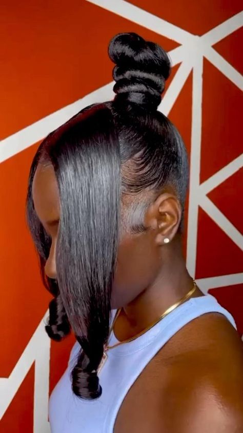 Knot Bun Black Women, Knot Bun Hairstyles, Hairstyles With Bang, Bun Black Women, Black Hair Bun, Sleek Braided Ponytail, Hair Expo, Down Hairstyles For Long Hair, Kylie Hair