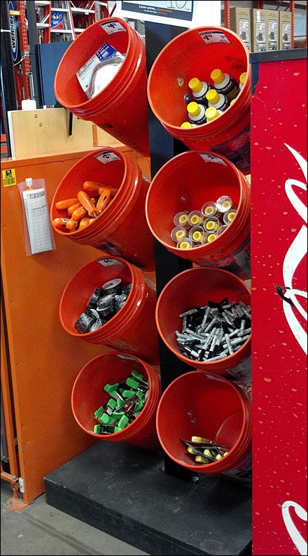 Buckets As Merchandising Device Retail Wall Displays, Store Display Design, Garage Sale Tips, Ace Hardware Store, Retail Store Interior Design, Retail Fixtures, Retail Store Display, Hardware Storage, Retail Store Interior