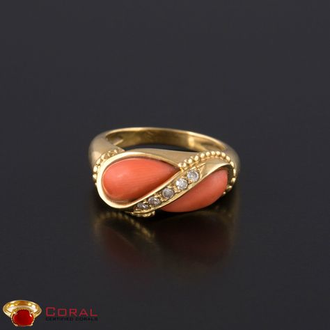 Coral Gold Ring For Women, Pavalam Ring Design, Coral Necklace Designs, Corals Jewellery, Antique Mens Rings, Coral Stone Ring, Gents Rings, Coral Jewellery, Fandom Jewelry