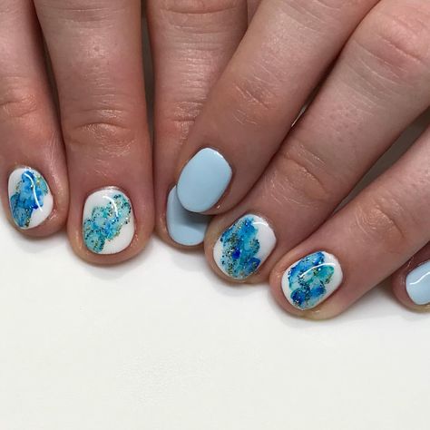 So perfect for her Alaskan cruise! Watercolor Nails, Hollywood Nails, Cruise Nails, Water Color Nails, Spring Nail Designs, Alaskan Cruise, Cruise Outfits, Alaska Cruise, Spring Nail