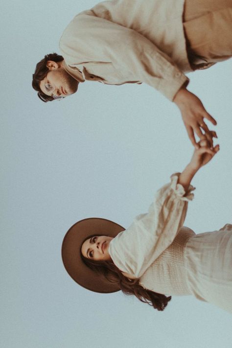 Couple Sessions Photography, Bohemian Engagement Photos, Enchanted Couple Photoshoot, Couple Session Outfit, Latino Engagement Photos, Couples Movement Photography, Tucson Engagement Photos, Family Shoot Prompts, Couple Poses Ideas Photoshoot