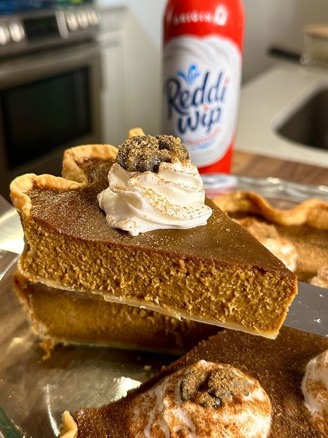 Dirty Chai Pumpkin Pie Dirty Chia Pumpkin Pie, Chai Pie Recipe, Chai Pumpkin Pie Recipe, Pumpkin Chai Pie, Chai Recipes Dessert, Pumpkin Chai Dessert, Dirty Chai Pumpkin Pie, Chai Pumpkin Pie, Chai Pie