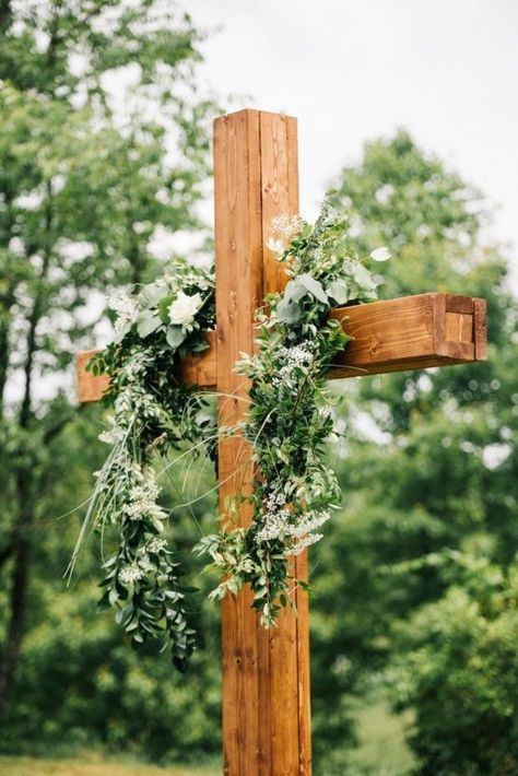 Simple Yet Beautiful Backyard Wedding by Lauren Love Photography Backyard Wedding Photography, Beautiful Backyard Wedding, Beach Wedding Flowers, Backyard Flowers, Unique Wedding Flowers, Outdoor Backyard, Beautiful Backyards, Wooden Cross, Wedding Flower Arrangements