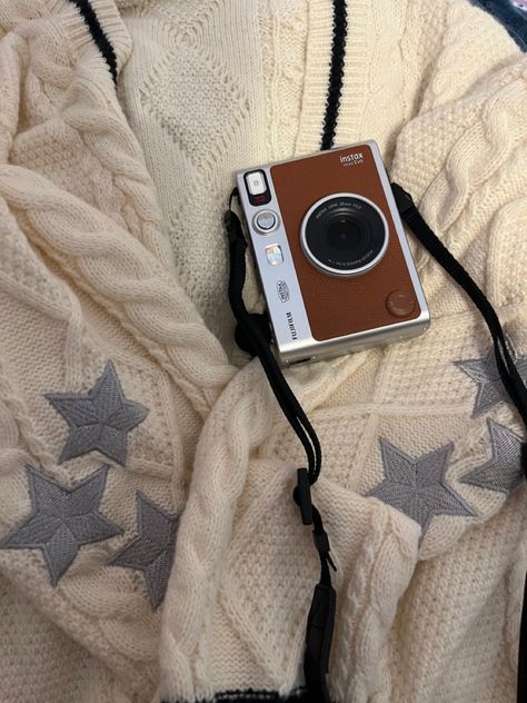 Instax Mini Evo Aesthetic, Instax Evo, Instax Aesthetic, Polaroid Camera Instax, Instax Mini Evo, Taylor Swift Cardigan, Instax Camera, Cute Camera, Girly Phone Cases