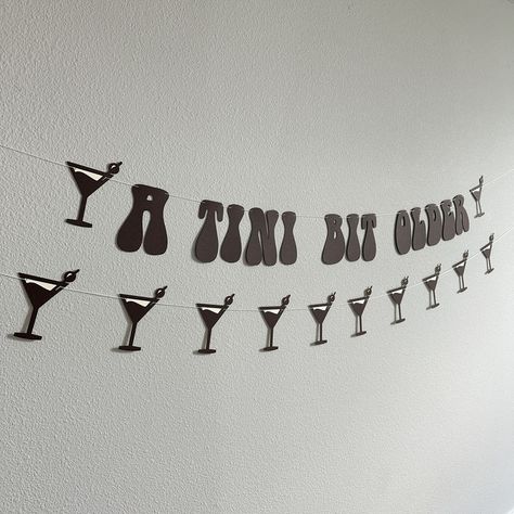 ☕🍸 Embrace the fun of getting "A Tini Bit Older" with our espresso martini-themed banner! Perfect for adding a sophisticated yet playful touch to any birthday celebration. Let the stylish design and witty message bring a dash of humor and a lot of flavor to the party. Cheers to another year, and a delicious one at that! 🎉✨ #ATiniBitOlder #BirthdayBanner #EspressoMartini #PartyDecor Small Party Ideas Decoration, 27th Birthday Party Ideas, A Toni Bit Older, Tini Bit Older Espresso, Espresso Birthday Theme, Satc Themed Party, Espresso Martini Party Decor, Expresso Martini Party, Black And White 30th Birthday Party