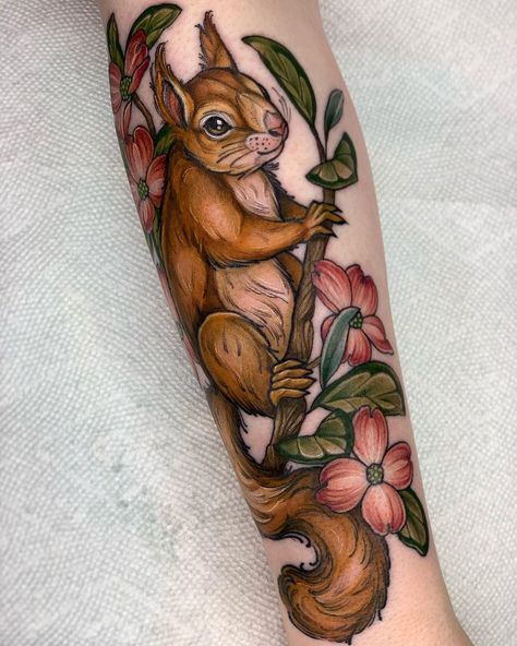 Squirrel Tattoo, Wood Tattoo, Ear Tattoo Ideas, Ear Tattoos, Epic Tattoo, Horror Tattoo, Dogwood Flowers, World Wide Web, Red Squirrel