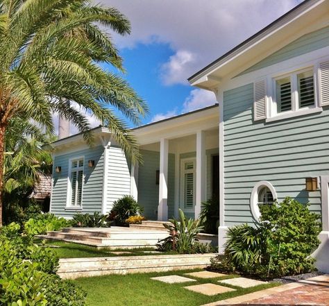 Sea Foam Green exterior color with white trim Tropical Exterior, Green Exterior Paints, Green Exterior House Colors, Green House Exterior, Weatherboard House, Beach House Exterior, House Design Exterior, Exterior Color Schemes, Bungalow Design