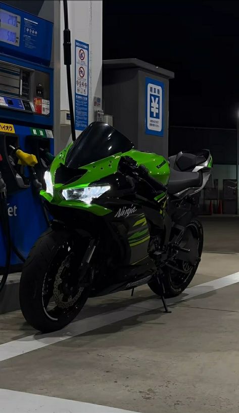 Kawasaki Aesthetic, Ninja Motorcycle Kawasaki, Motorcycle Kawasaki, Kawasaki Motor, Kawasaki Ninja 650, Image Moto, Nightclub Aesthetic, Ninja 650, Bike Aesthetic