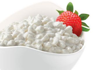 home made cottage cheese Cheese Benefits, Homemade Cottage Cheese, Cheese Recipes Homemade, Workout Meals, Healthy Bedtime Snacks, Healthy Protein Snacks, Cottage Cheese Recipes, Filling Food, Post Workout Food