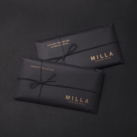 Luxury Clothing Packaging, Praline Paste, Luxury Brand Packaging, Luxurious Packaging, Luxury Packaging Design, Packaging Ideas Business, Black Packaging, Clothing Packaging, Single Origin