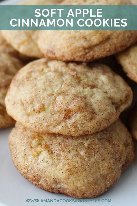 Apple Cinnamon Muffin Cookies – Absolutely delicious soft and super fluffy apple cinnamon cookies! These cookies will melt in your mouth! Apple Cinnamon Cookies, Cinnamon Cookies Recipes, Muffin Cookies, Apple Cookies Recipes, Desert Bars, 1 Cookies, Cookies Light, Fall Baking Recipes, Apple Recipes Easy