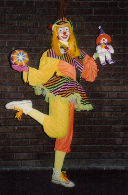 Clown Types, Clown Sona, 80s Clown, Whiteface Clown, Aesthetic Clown, Vintage Clowns, Clown Aesthetic, Auguste Clown, Clown Pics