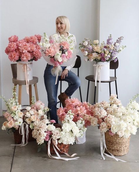 Flowershop Photoshoot Ideas, Florist Branding Photoshoot, Florist Photoshoot, Balloon Photoshoot, Website Photoshoot, Website Moodboard, Florist Brand, Business Birthday, Forever Roses