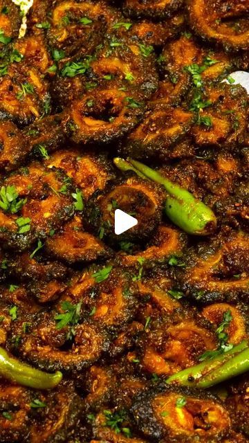 Karela Sabji, Veg Sabji Recipe, Bitter Gourd Recipe, Karela Recipe, Sabji Recipe, Veg Food, Bitter Gourd, Veg Dishes, Gram Flour