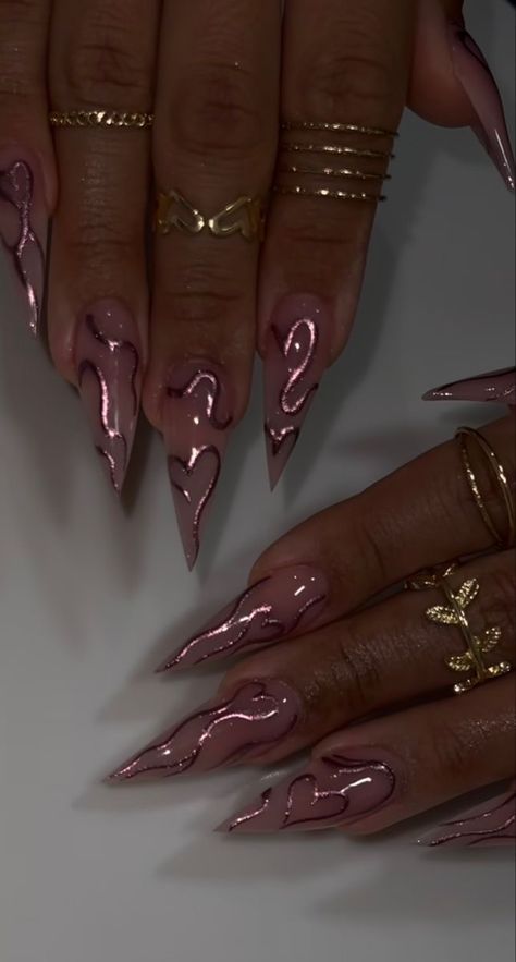 Long Almond Nails Designs Ideas, Stalitoes Nails Design, Nail Stiletto Design, Stelltos Nails Design, Stilettos Nails Designs, Gold Stilletos Nails, Extra Long Almond Nails, Stilleto Nail Ideas, Stilleto Nails 2024