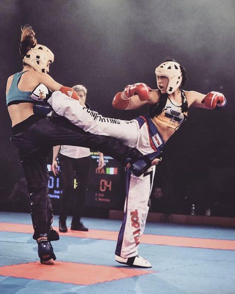 An international kickboxing competition under #wakorules with full protective gear in women's kickboxing. Womens Kickboxing, Boxe Aesthetic, Kickboxing Aesthetic, Girl Kickboxing, Kickboxing Girl, Kickboxing Women, Boxer Aesthetic, Kick Boxing Girl, 30th Birthday Themes